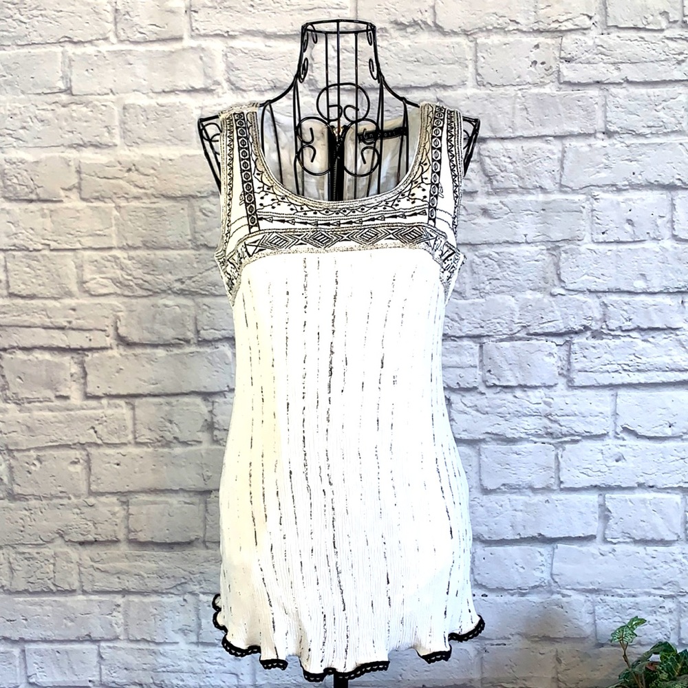 Boutique Luxury Funsport Sleeveless Cutout Embroidered & Beaded Lined Tunic Top